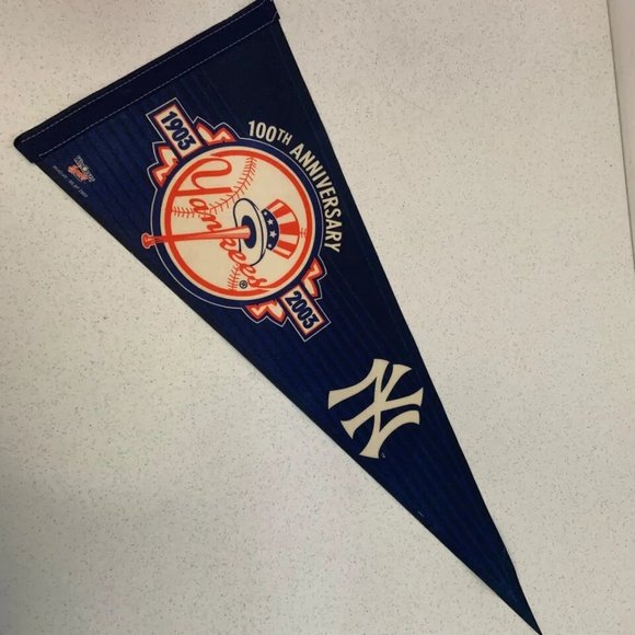 Set of 2 Vintage New York Yankees Collectible Wall Hanging Pennant Flags - Picture 4 of 16